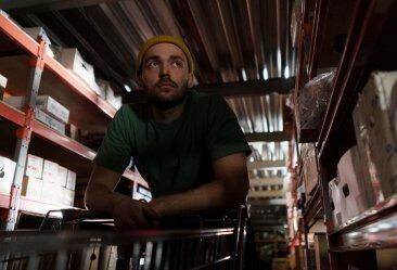 Aplicações e escolha de carrinhos para movimentação de materiais