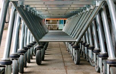 Carrinhos para transporte de equipamentos: guia técnico completo