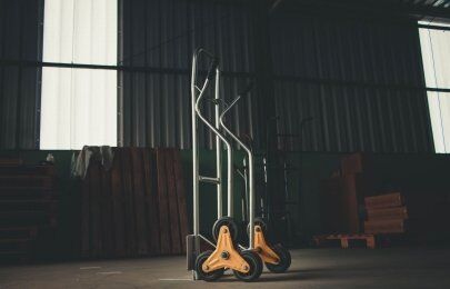 Carrinhos aramados para movimentação de produtos